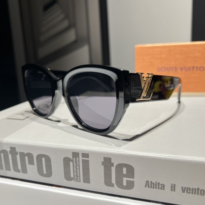 LV ICON CAT EYE SUNGLASSES BLACK Z1733W