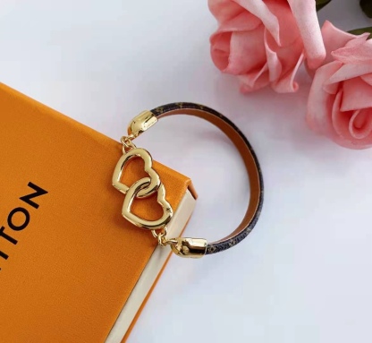 LV LEATHER TWICE GOLD HEART BRACELET