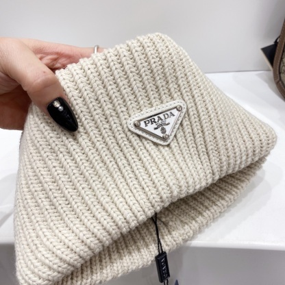 PD WOOL AND CASHMERE BEANIE SLIVER CREAM
