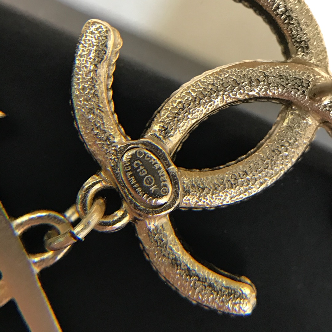 CC HEART EARRINGS