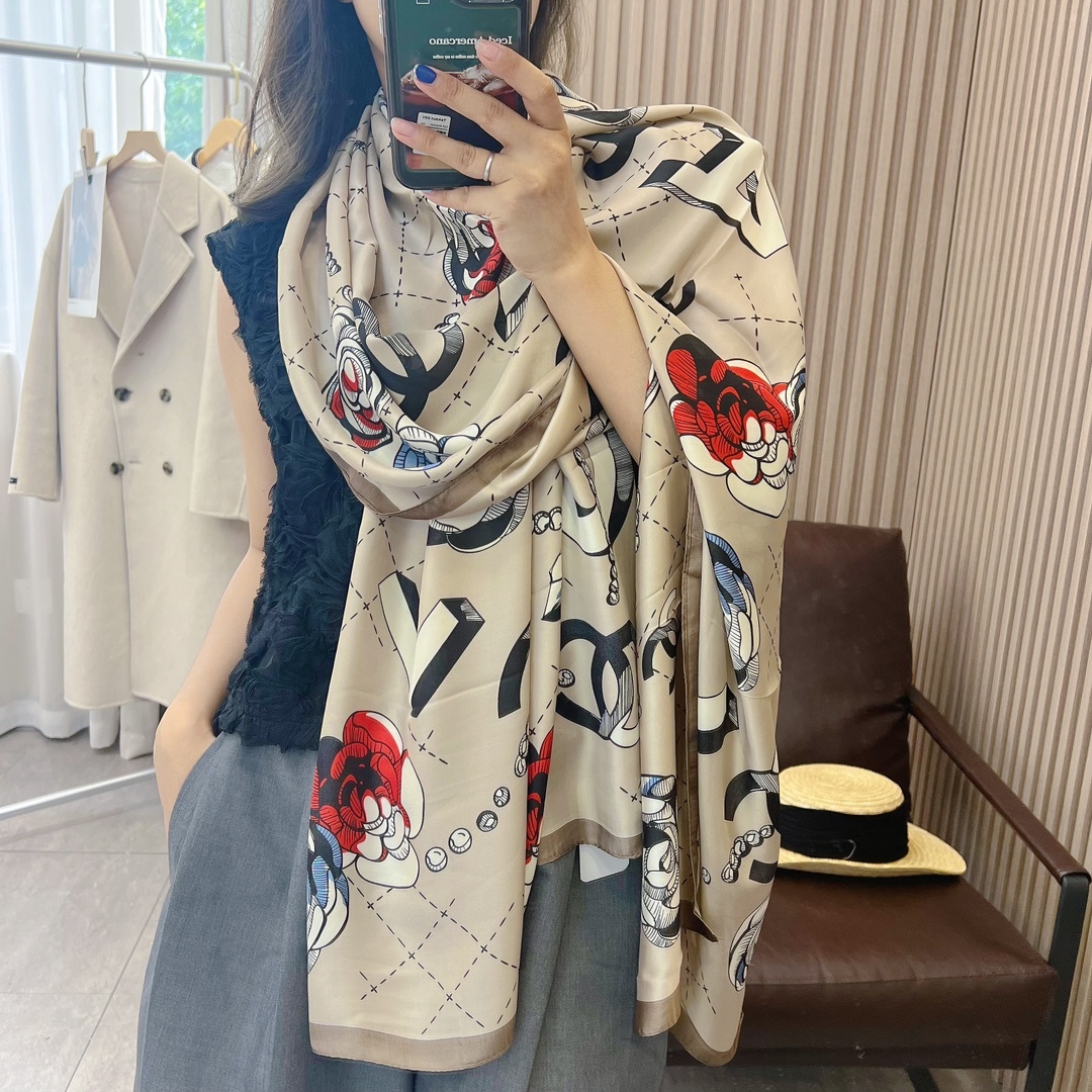 CC CC WITH RED FLOWER SQUARE SCARF BEIGE 90CM