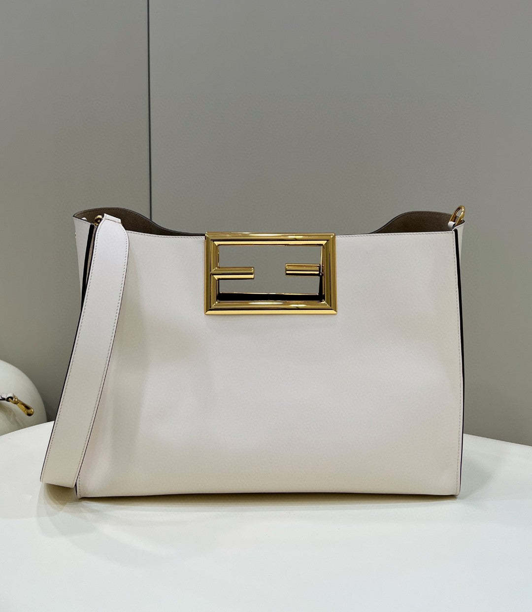 FI Way Medium White Bag For Woman 29.5cm/11.5in