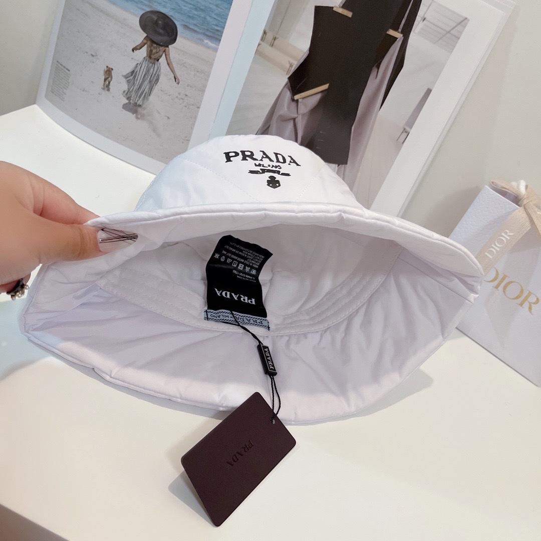 PD PADDED RENYLON BUCKET HAT WHITE