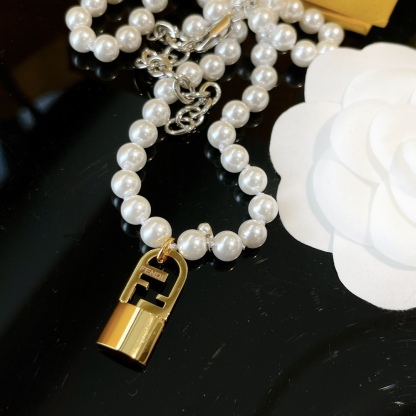 FD LOCK PEAR NECKLACE