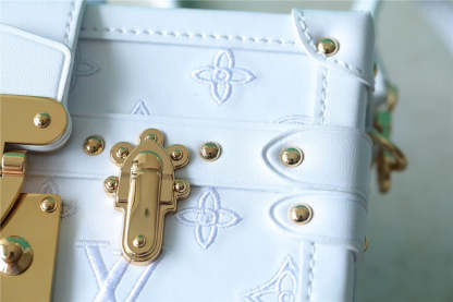 LV Petite Malle Monogram White For Women,  Shoulder And Crossbody Bags 7.9in/20cm LV M20847