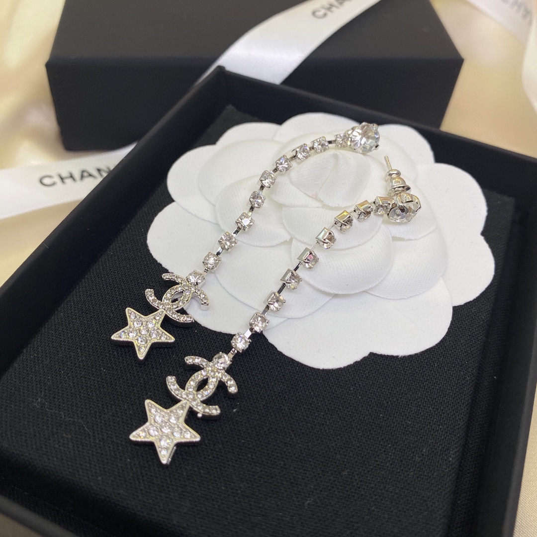 CC CC DROP EARRINGS