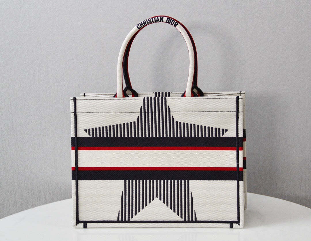 DI Medium Book Tote White, For Women, Women’s Handbags 14in/36cm CD