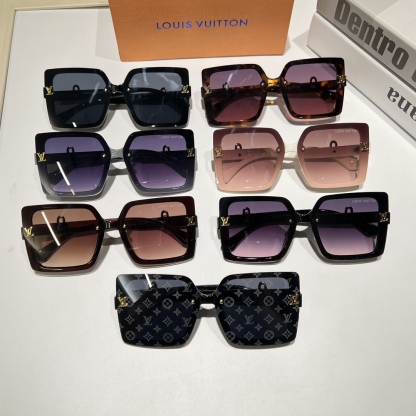 LV LOCK SQUARE SUNGLASSES BLACK AND PURPLE