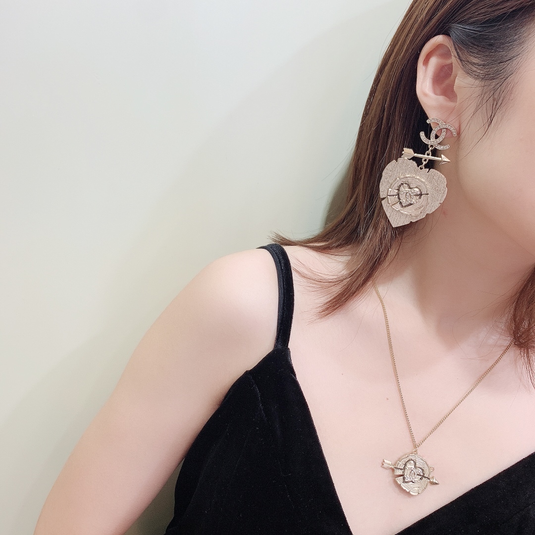CC HEART EARRINGS