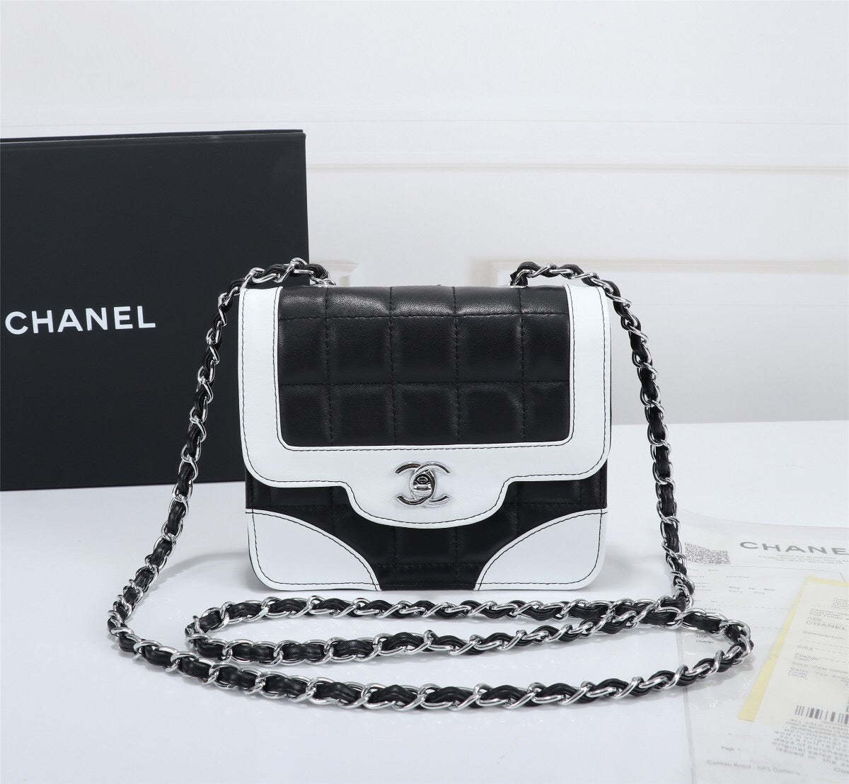 CHL 19 Handbag 7in/18cm Black/White For Women