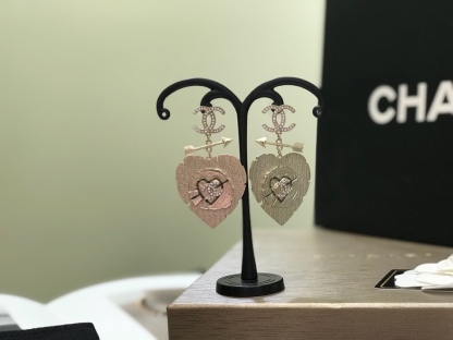 CC HEART EARRINGS