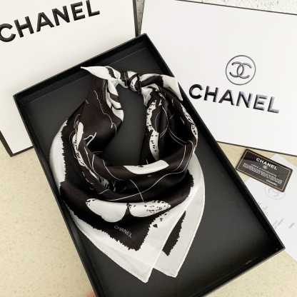 CC CC CAMELLIA SQUARE SCARF BLACK