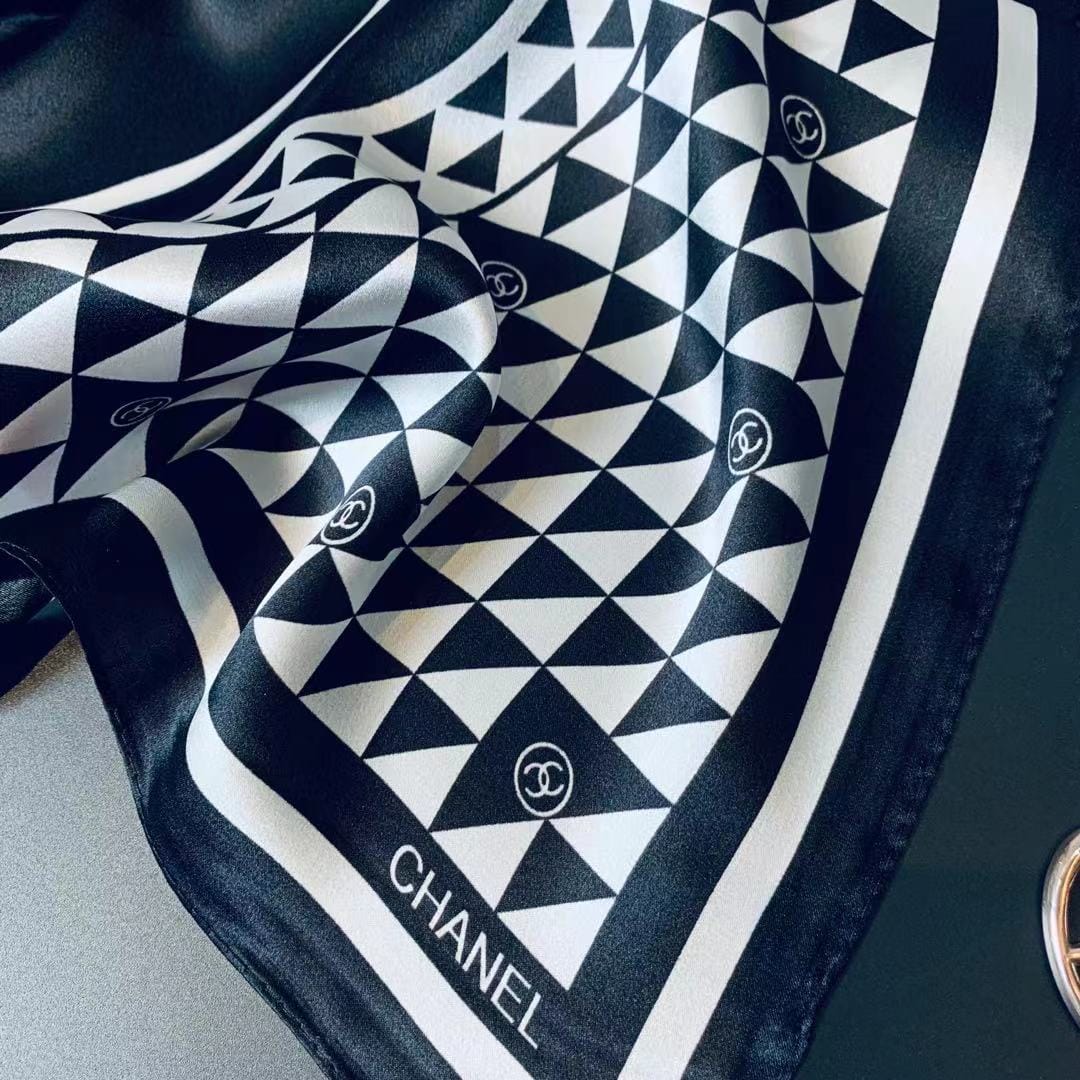 CC CC MOTIF SQUARE NECK TWILL SILK SCARF BLACK