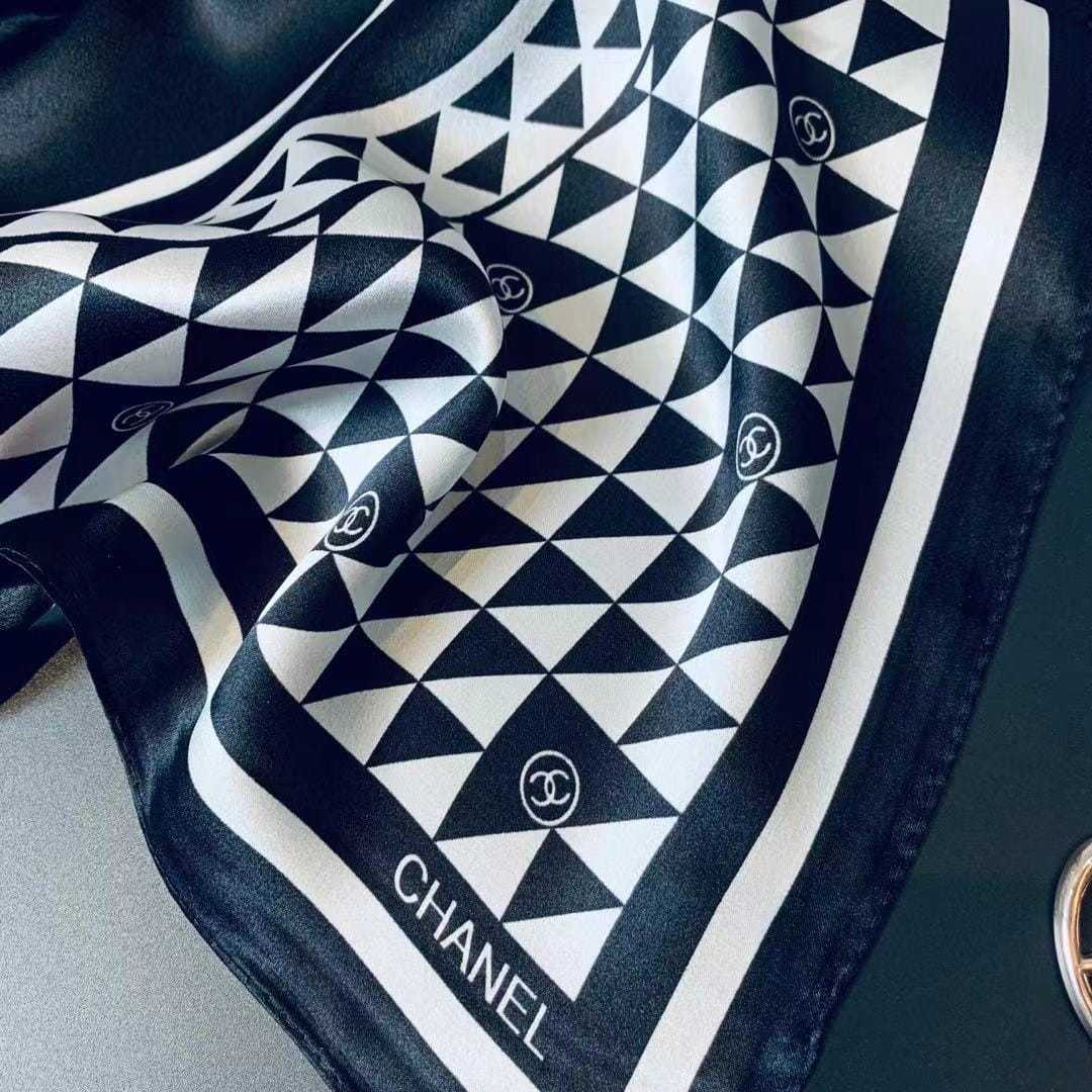CC CC MOTIF SQUARE NECK TWILL SILK SCARF BLACK