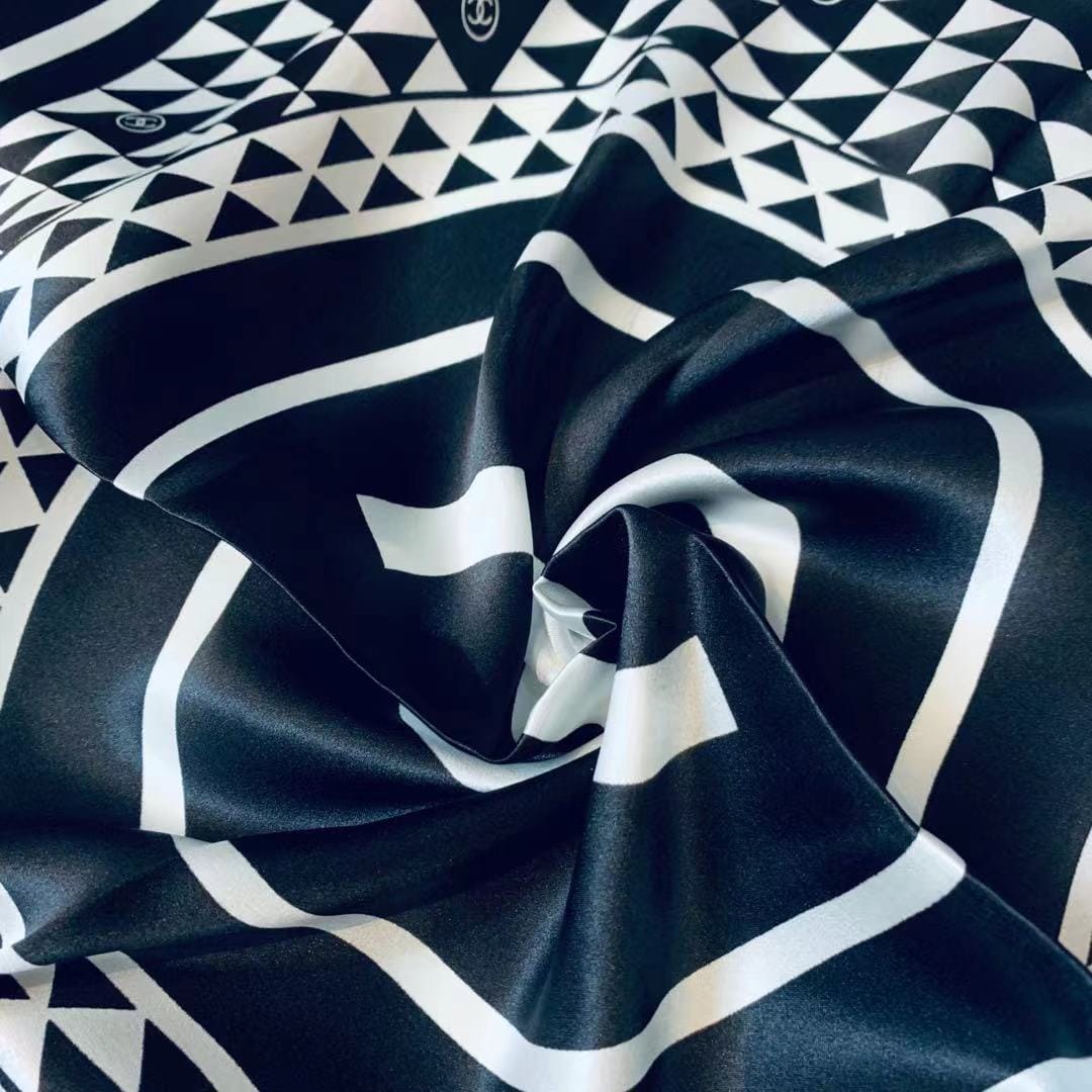 CC CC MOTIF SQUARE NECK TWILL SILK SCARF BLACK