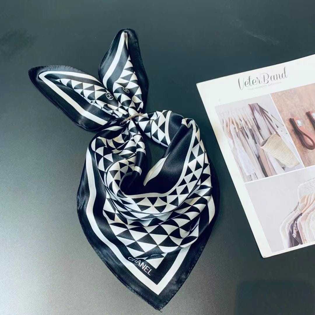 CC CC MOTIF SQUARE NECK TWILL SILK SCARF BLACK