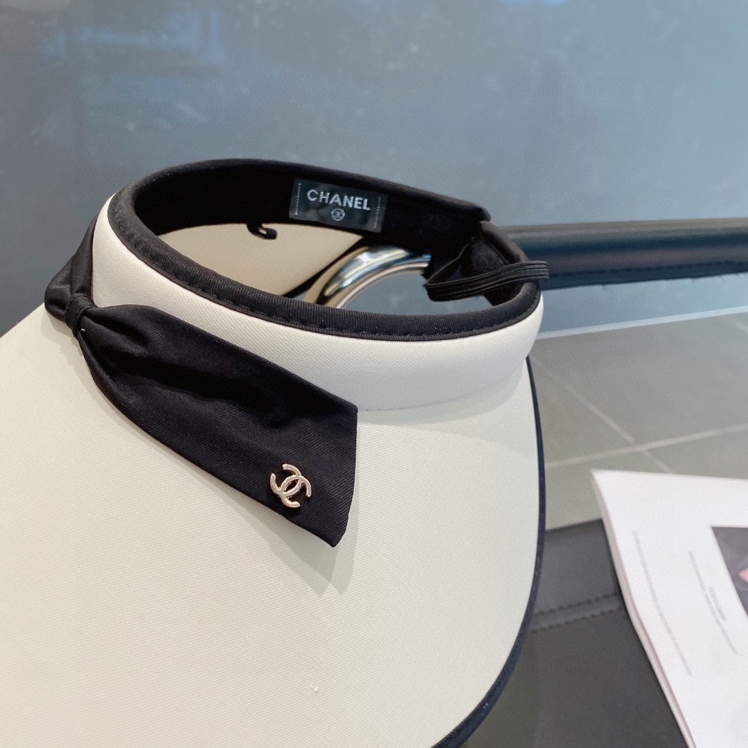 CC BOW TIE VISOR HAT WHITE