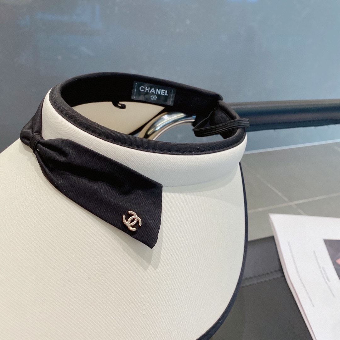CC BOW TIE VISOR HAT WHITE