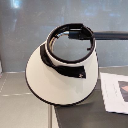 CC BOW TIE VISOR HAT WHITE