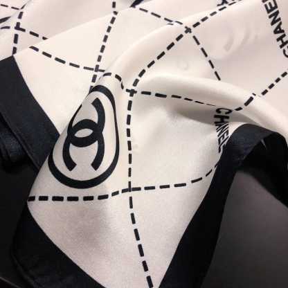 CC CC LOGO SILK TWILL SQUARE SCARF BLACK WHITE