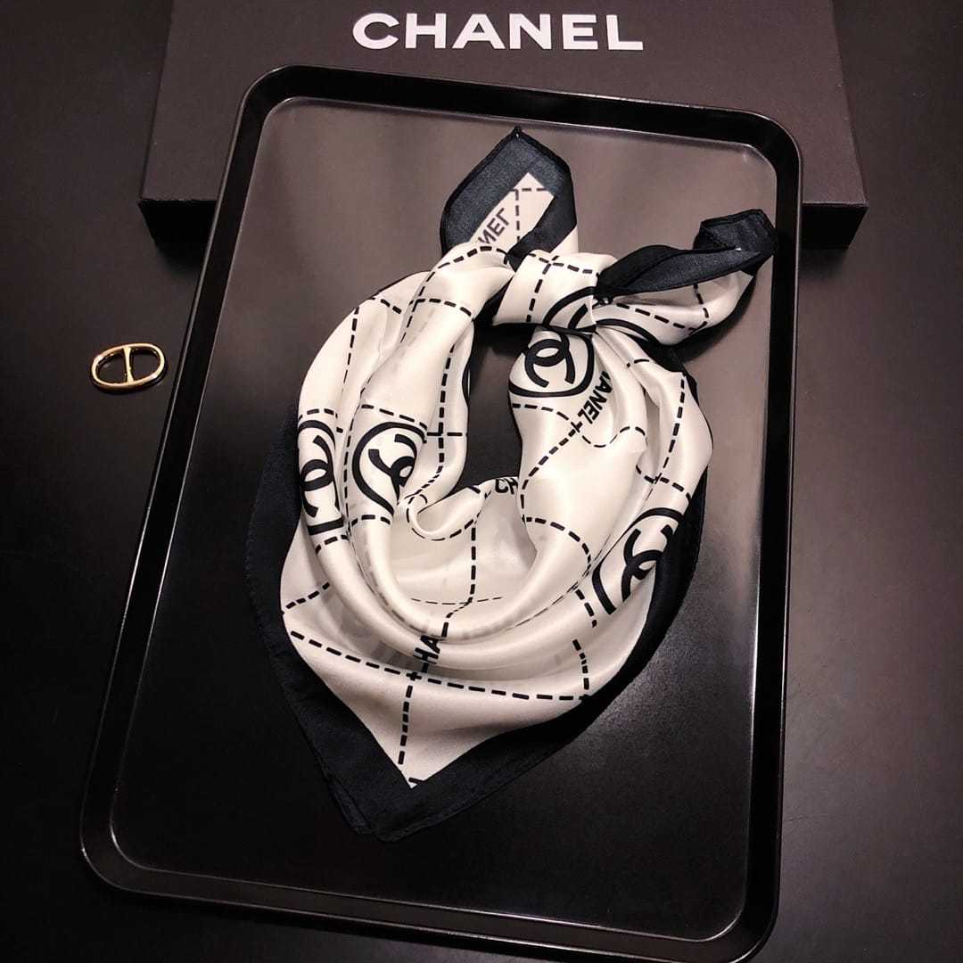 CC CC LOGO SILK TWILL SQUARE SCARF BLACK WHITE