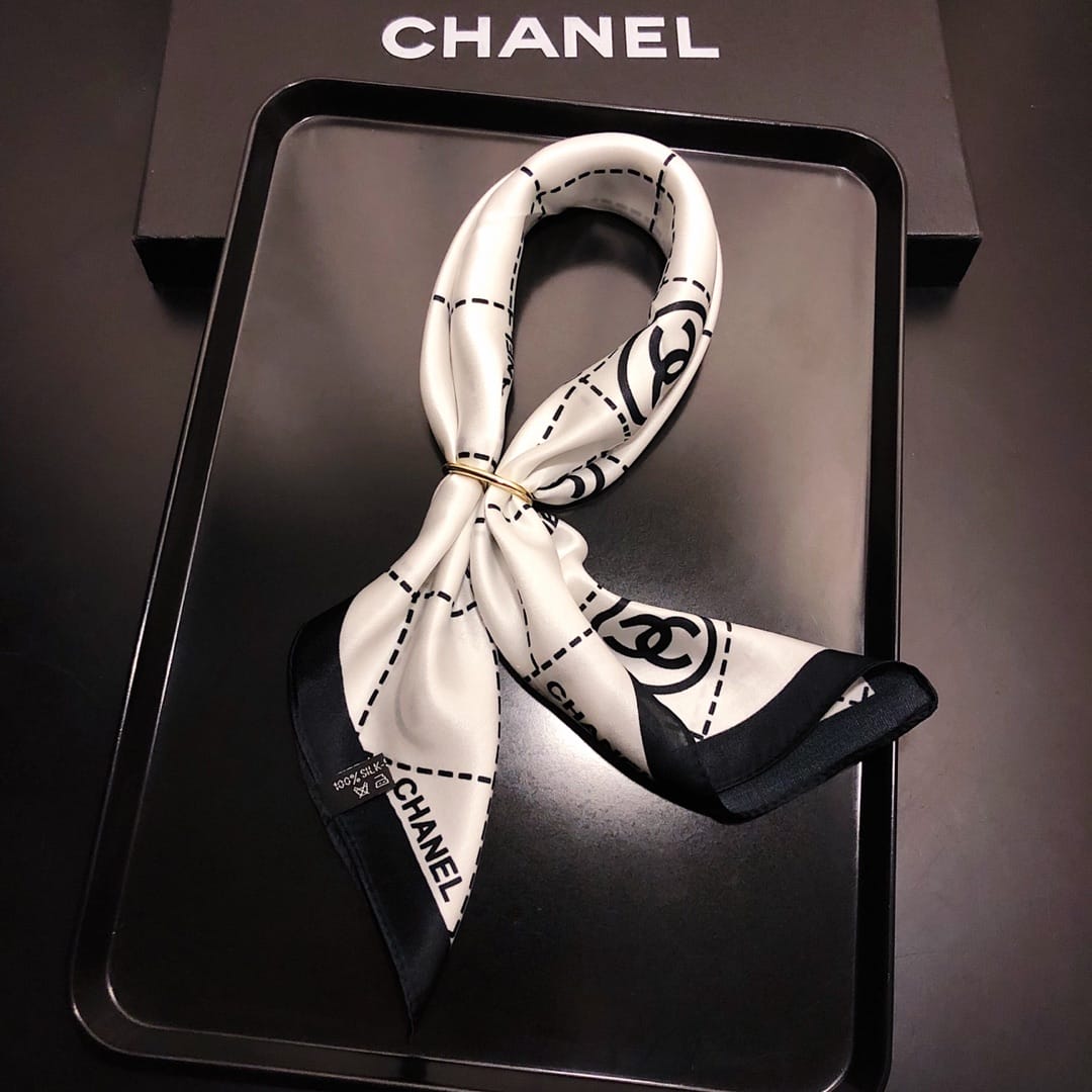 CC CC LOGO SILK TWILL SQUARE SCARF BLACK WHITE