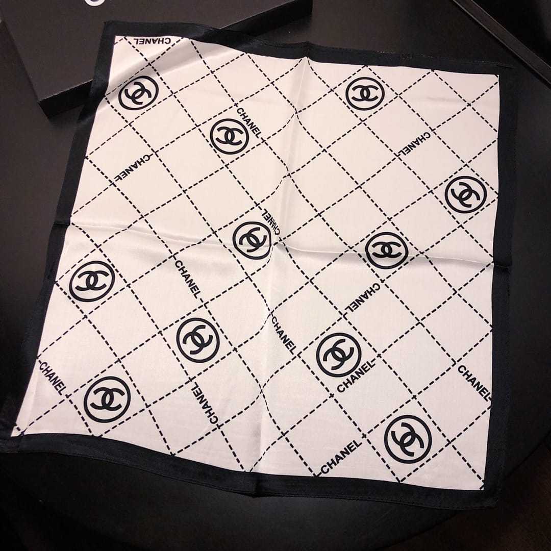 CC CC LOGO SILK TWILL SQUARE SCARF BLACK WHITE