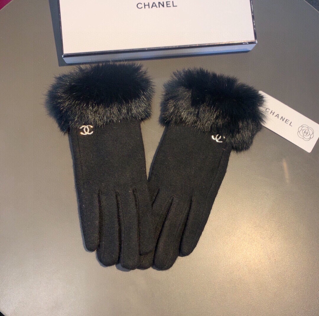 CC CC LOGO GLOVES WITH FUR IN BLACK