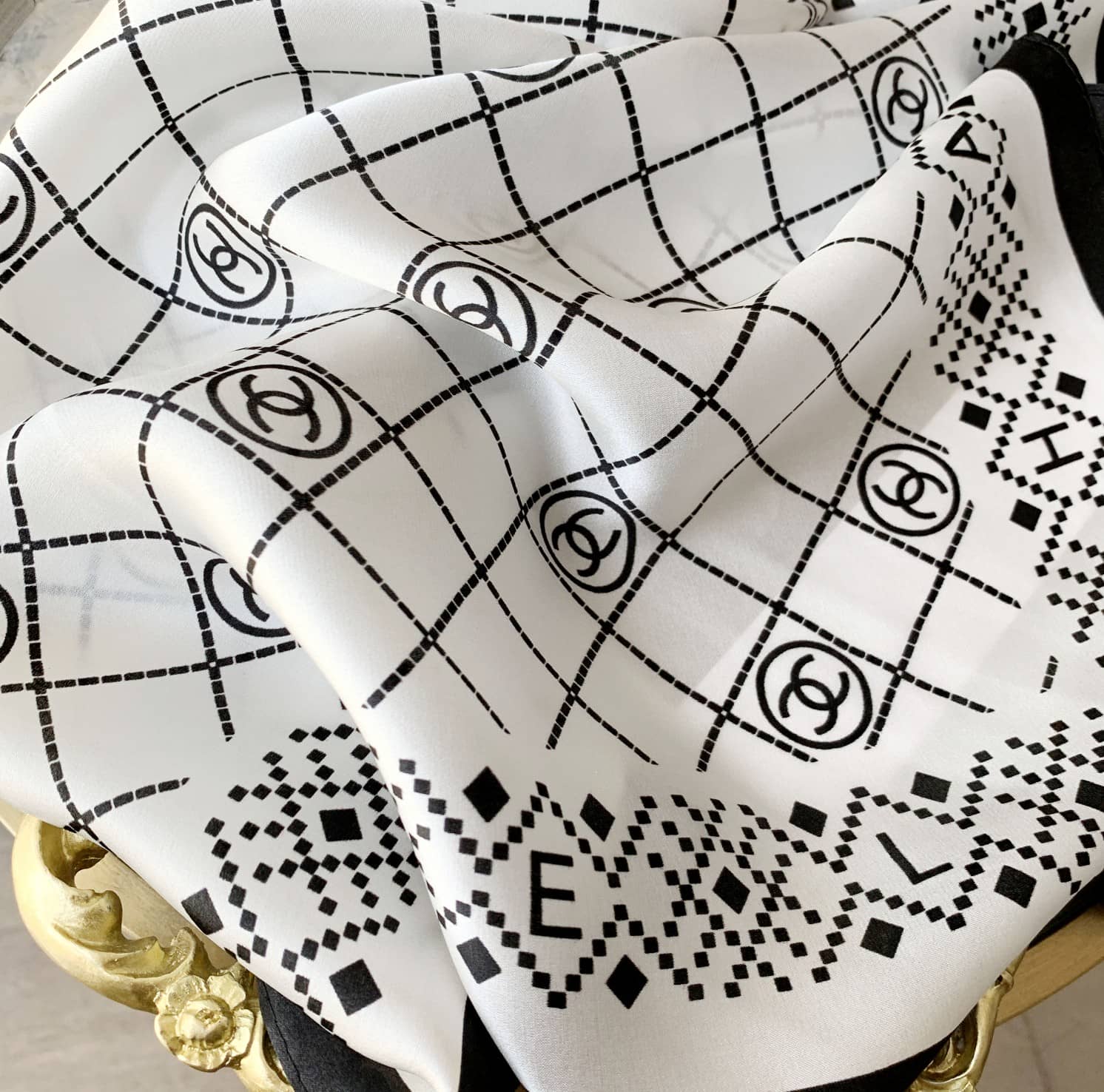 CC SQUARE SCARF SILK TWILL WHITE