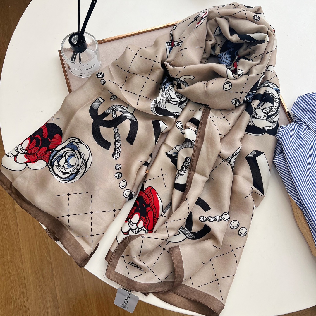 CC CC WITH RED FLOWER SQUARE SCARF BEIGE 90CM