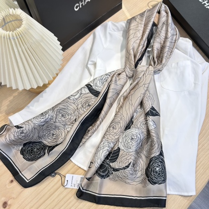 CC CC SQUARE SILK SCARF WITH FLOWER WHITE 90CM