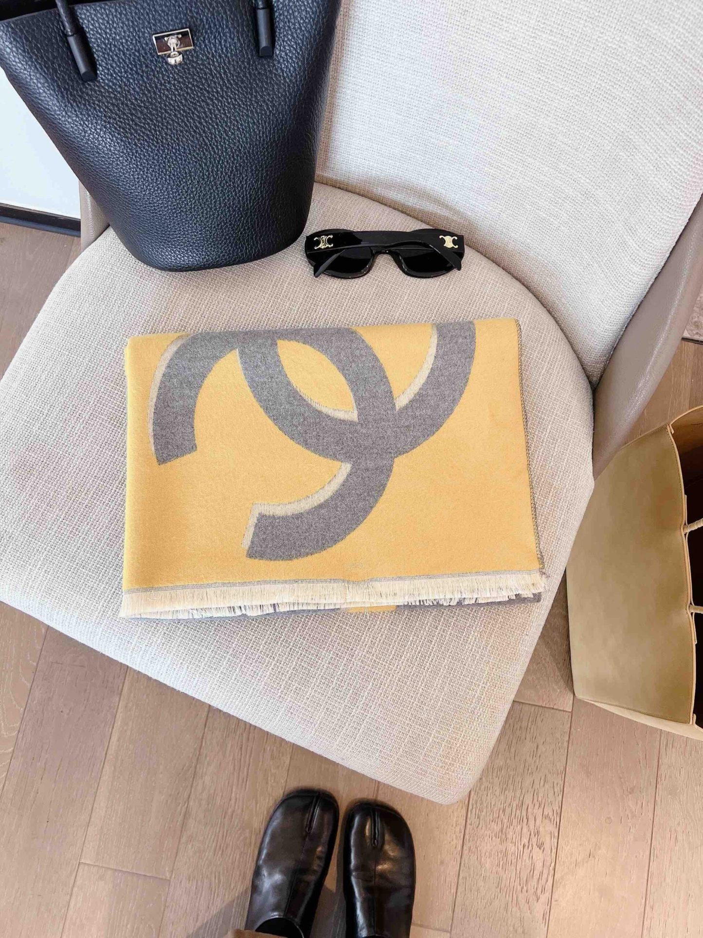 CC CC LOGO SCARF YELLOW