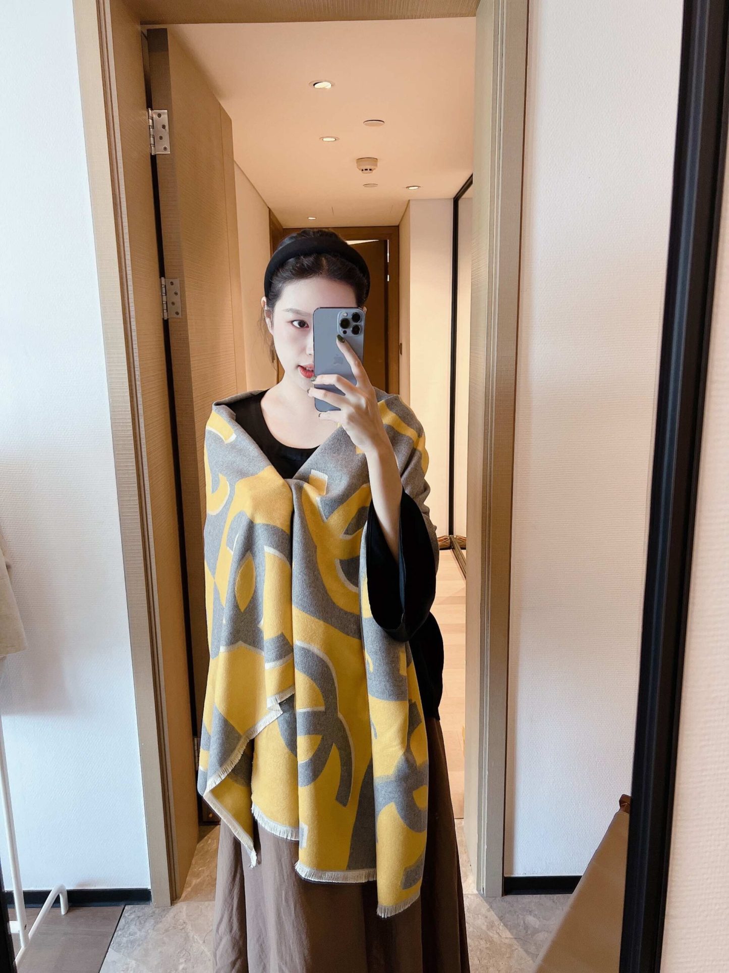 CC CC LOGO SCARF YELLOW