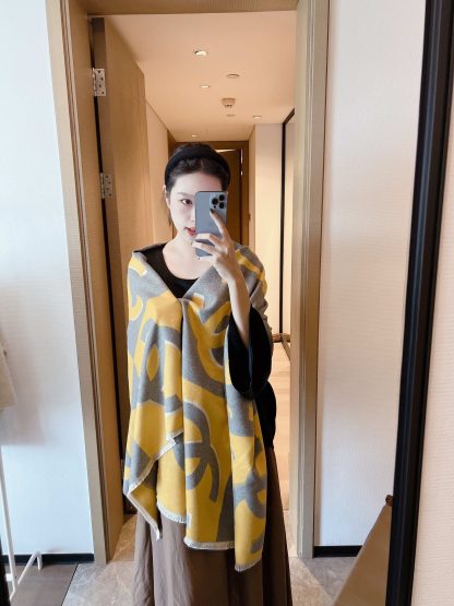 CC CC LOGO SCARF YELLOW