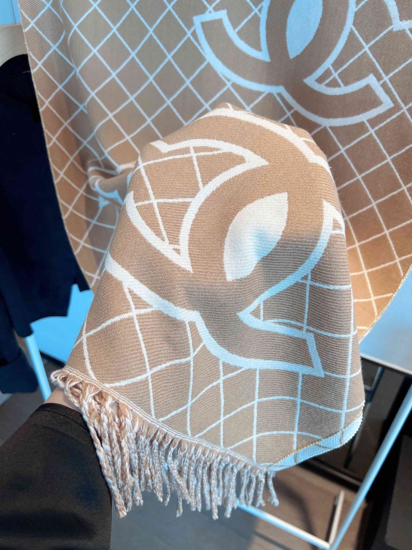 CC CASHMERE SHEARLING SCARF BEIGE