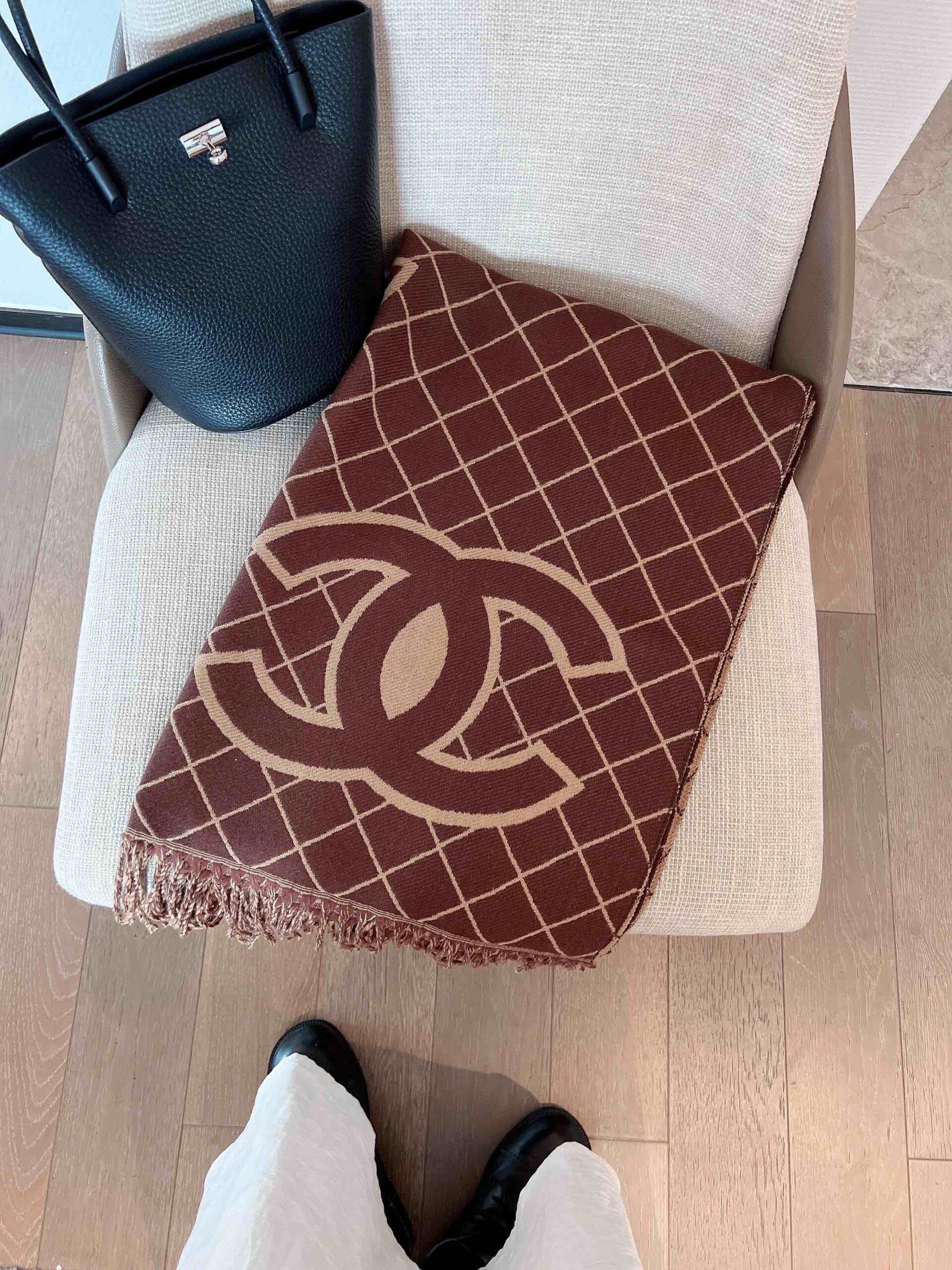 CC CASHMERE SHEARLING SCARF BROWN