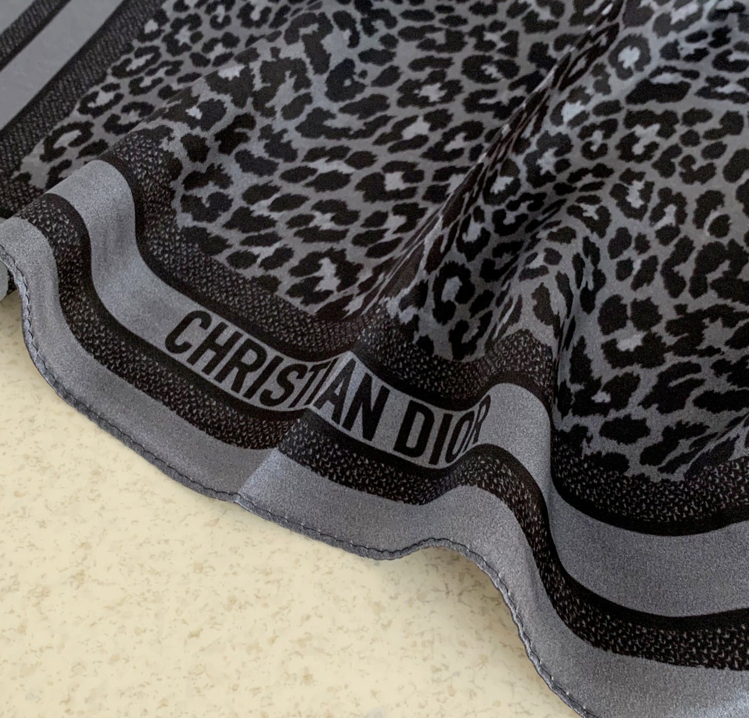 DOR DORTWIN MIZZA SQUARE SCARF BLACK