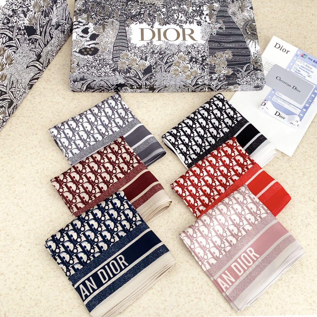 DOR OBLIQUE DORTWIN 70 SQUARE SCARF PINK