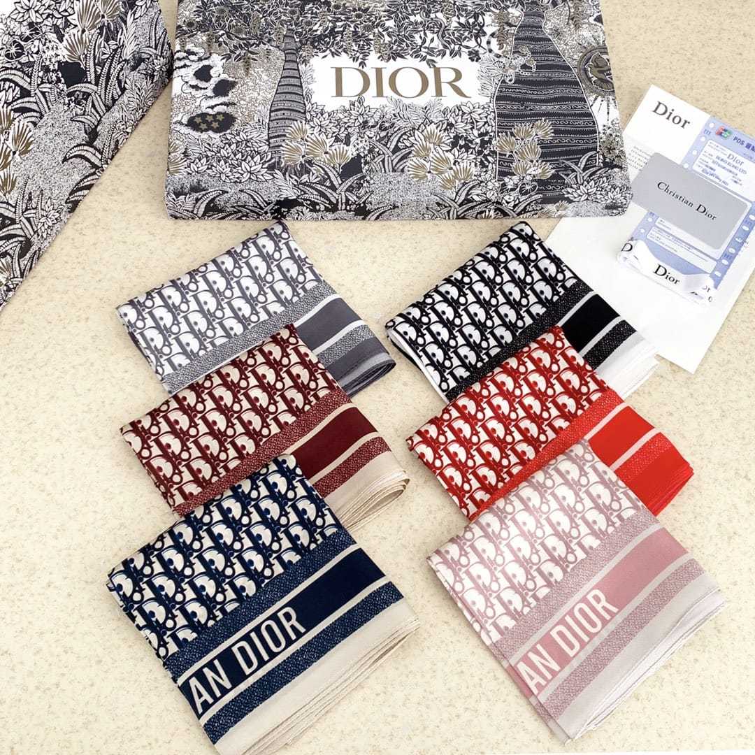 DOR OBLIQUE DORTWIN 70 SQUARE SCARF PINK