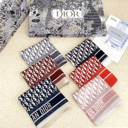 DOR OBLIQUE DORTWIN 70 SQUARE SCARF PINK