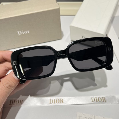 DOR TAG SU SUNGLASSES BLACK