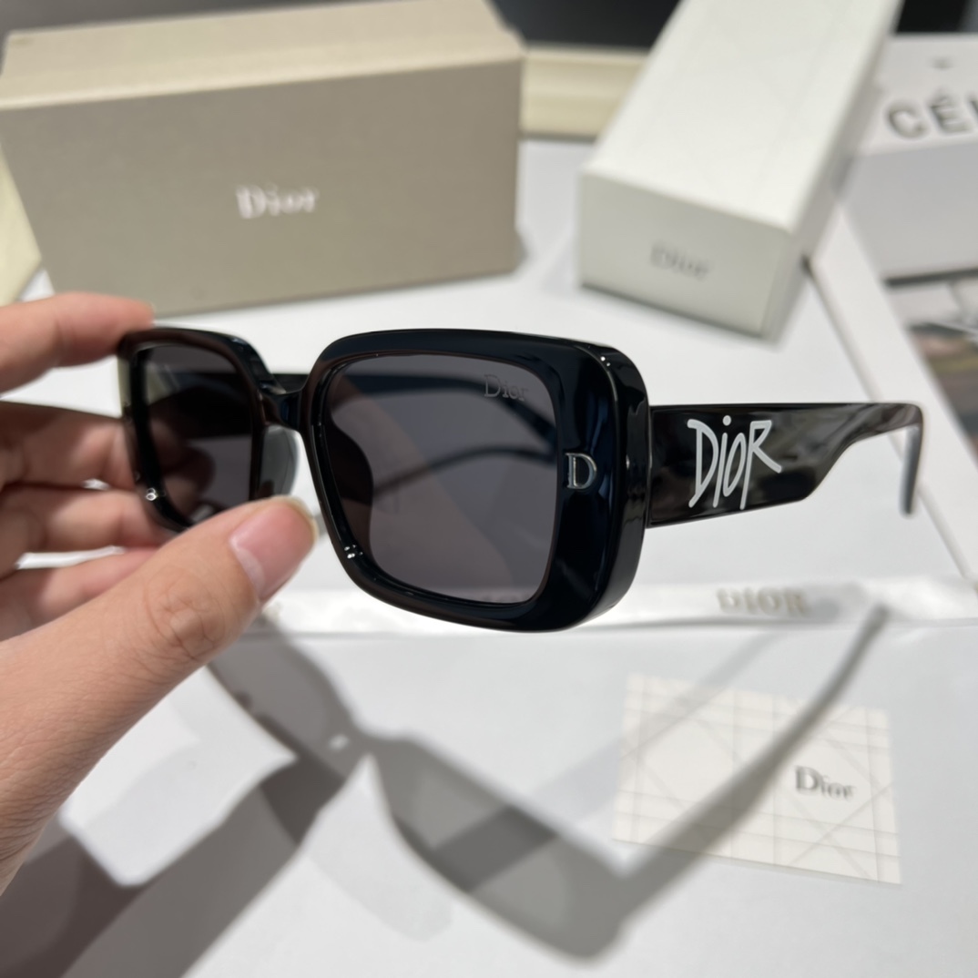 DOR TAG SU SUNGLASSES BLACK