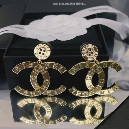 CC PARIS BUTTON EARRINGS