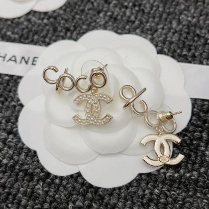 CC METAL PEARL CC COCO CLIMBER CLIP ON EARRINGS GOLD