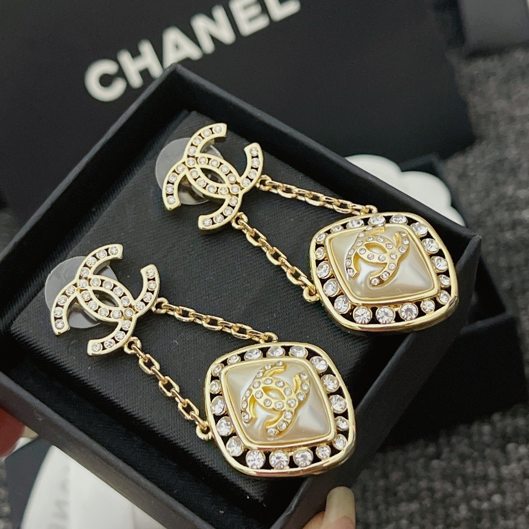 CC CC CRYSTAL EARRINGS