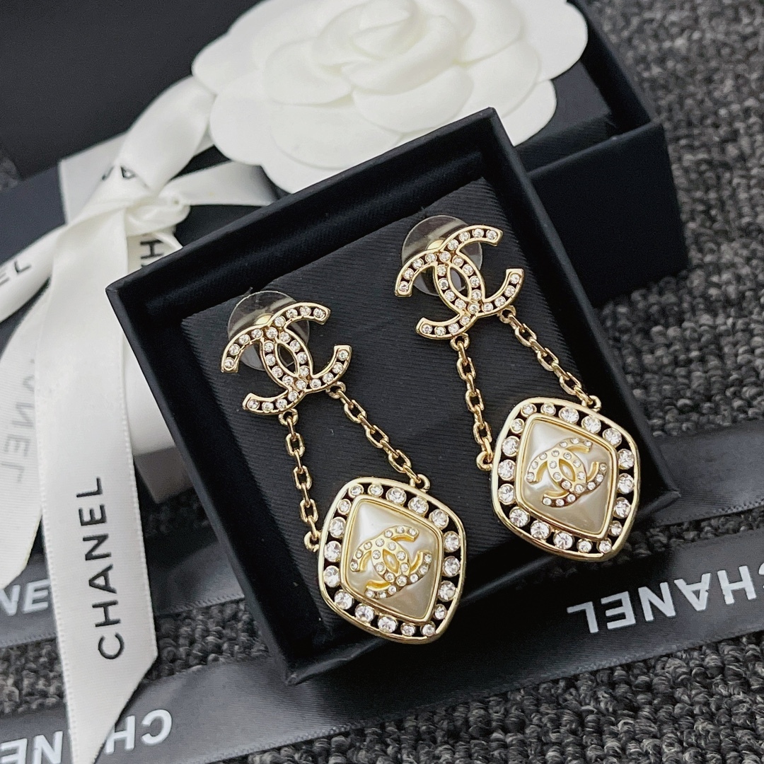 CC CC CRYSTAL EARRINGS