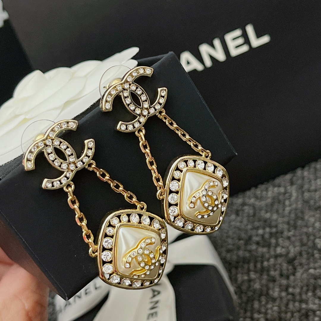 CC CC CRYSTAL EARRINGS