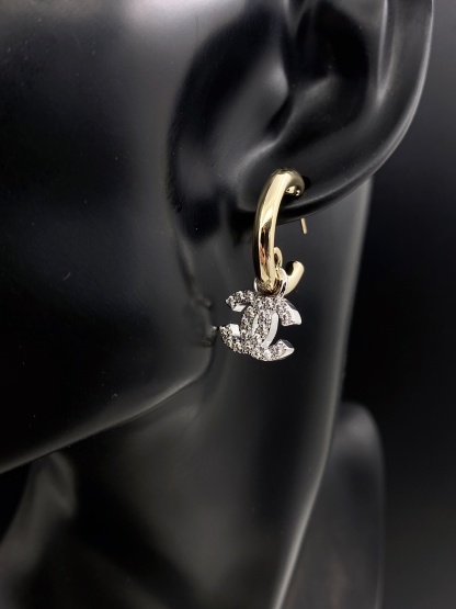 CC PEARLS CC LOGO EARRINGS