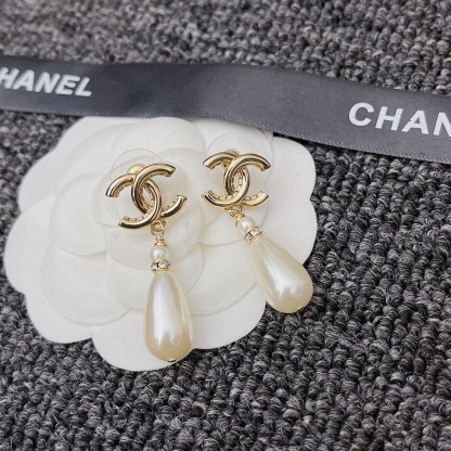 CC CC PEARL DROP EARRINGS