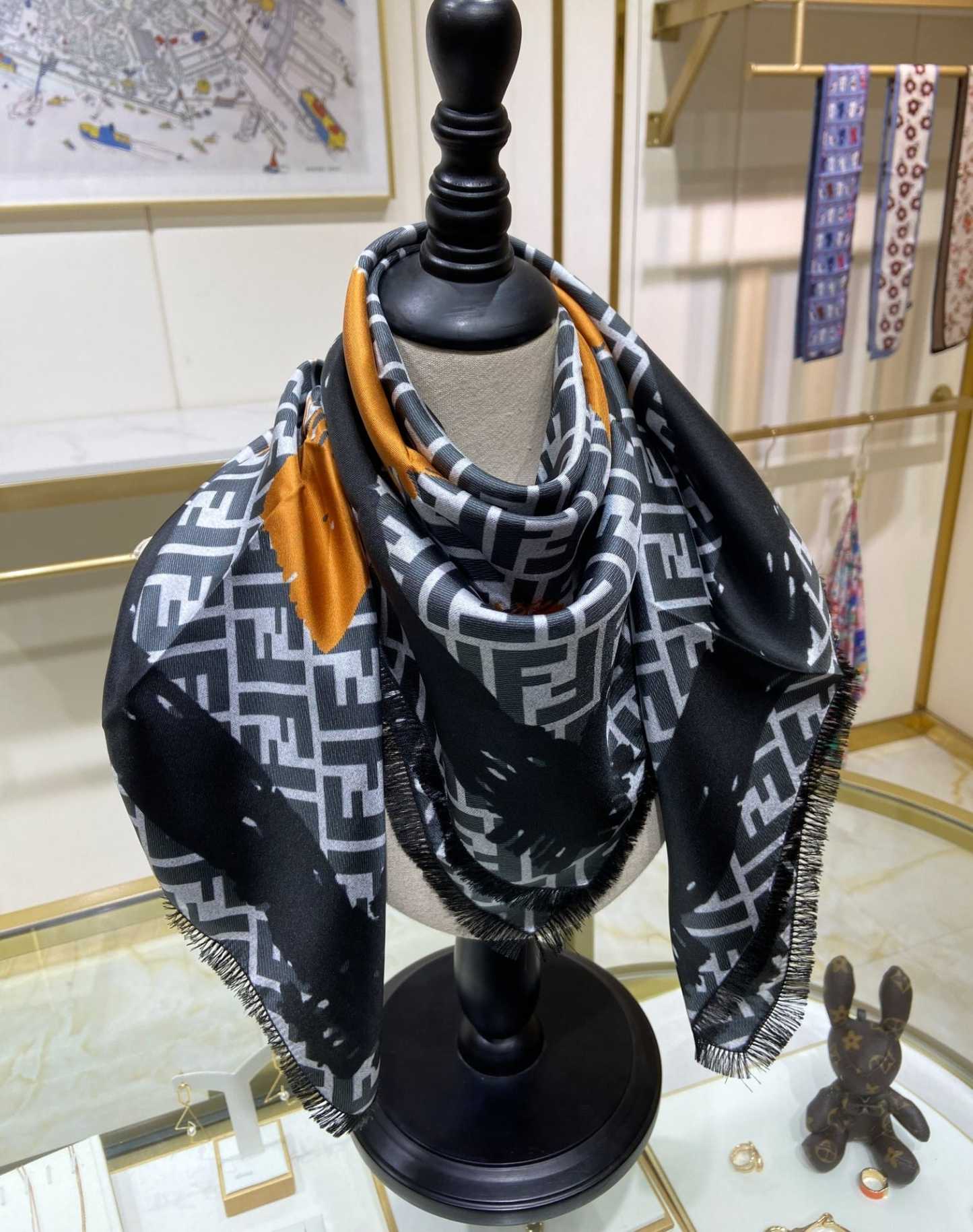 FD FF PRINTED BRUSH SCARF BLACK ORANGE